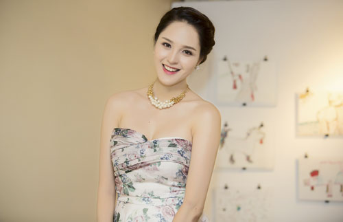 Á hậu Hoàng Anh ấn tượng trước sự khiêm tốn của Đỗ Nhật Nam - 1