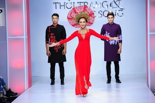 Bạn gái Trương Nam Thành quot;lẻ bóngquot; mặc váy cưới - 13