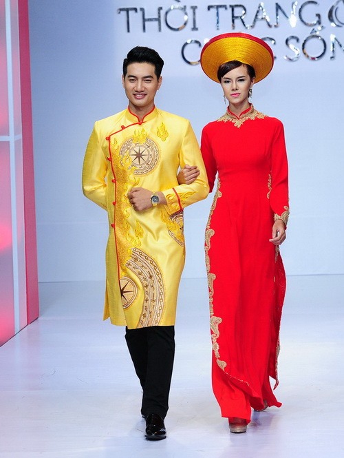 Bạn gái Trương Nam Thành quot;lẻ bóngquot; mặc váy cưới - 12