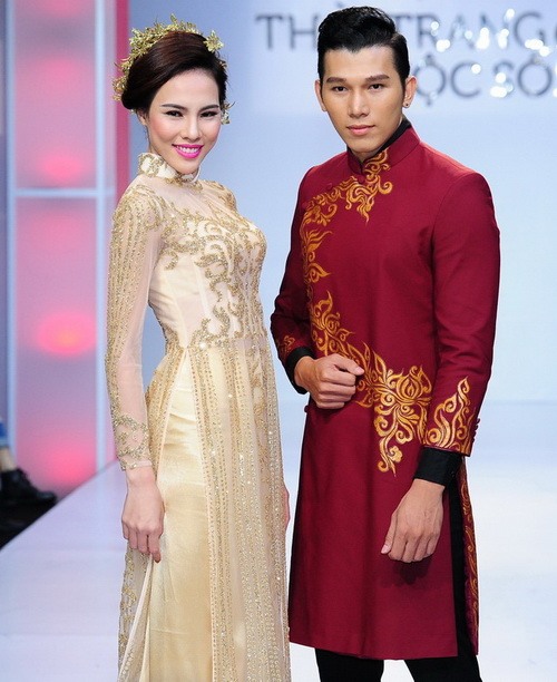 Bạn gái Trương Nam Thành quot;lẻ bóngquot; mặc váy cưới - 9