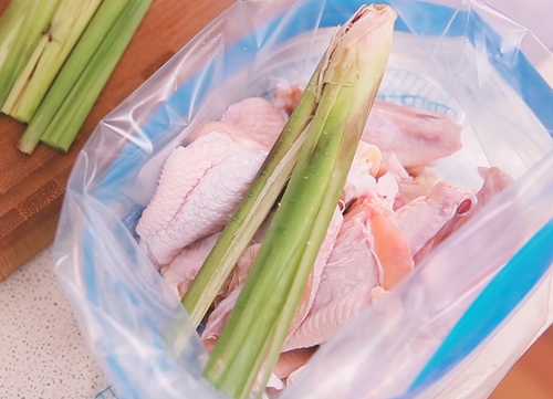 Cánh gà chiên sả, mật ong thơm lừng - 4