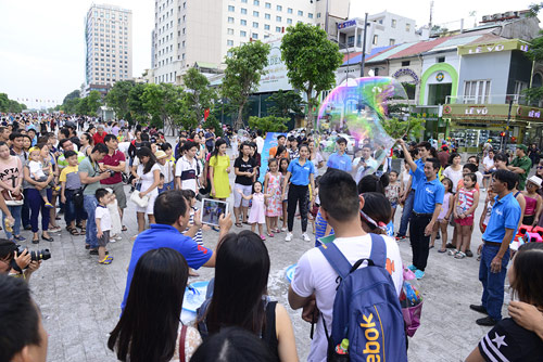 Bong bóng thơm khổng lồ xuất hiện tại Việt Nam - 1