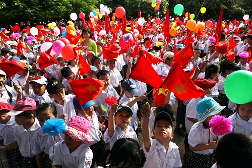 Hàng loạt bệnh “rình rập” học sinh trước năm học mới - 1