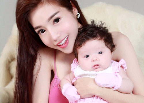 Nhan sắc Elly Trần, Thuỷ Top thời chưa nổi tiếng - 4