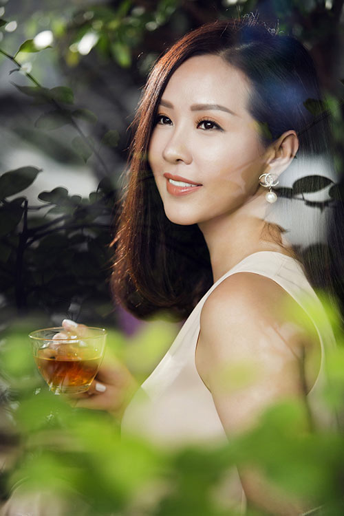 HH Thu Hoài đẹp mặn mà, cuốn hút tuổi 40 - 4