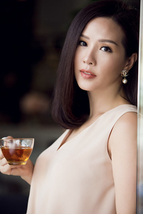 HH Thu Hoài đẹp mặn mà, cuốn hút tuổi 40 - 6