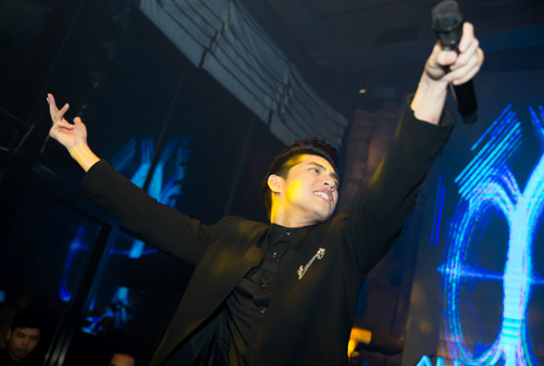 Noo Phước Thịnh bị fan quot;quâyquot; sau đêm diễn - 9