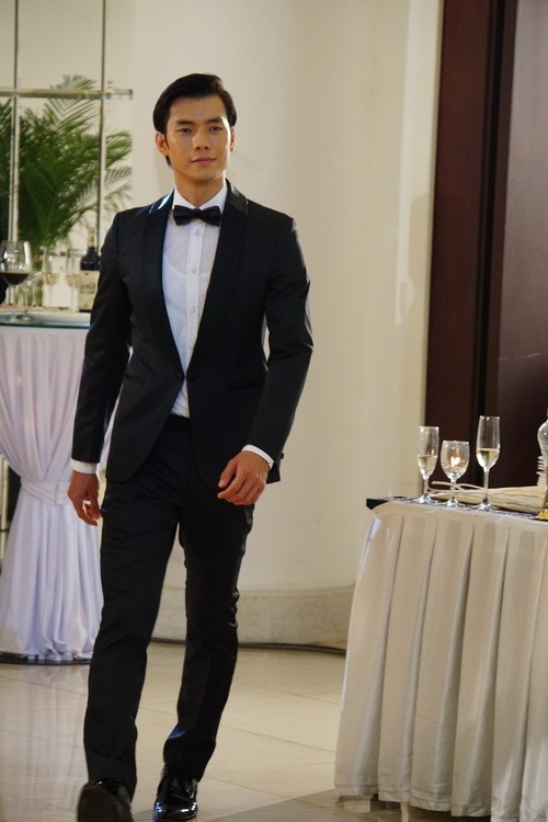 Hoa hậu Đặng Thu Thảo bất ngờ được cầu hôn - 2