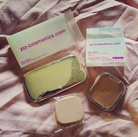 Đánh giá phấn nền kiềm dầu ZATrue White Plus Two Way Foundation - 2