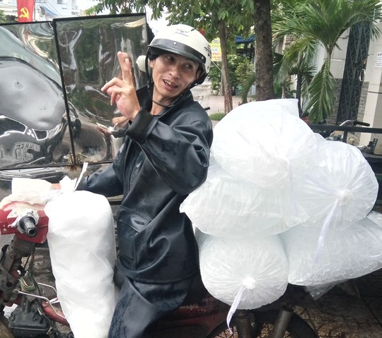 Lùi thời hạn “siết” nước đá bẩn - 1