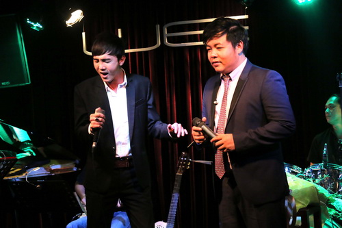 Trọng Nghĩa lần đầu hát với Quang Lê sau khi quot;lột xácquot; - 9