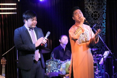 Trọng Nghĩa lần đầu hát với Quang Lê sau khi quot;lột xácquot; - 14