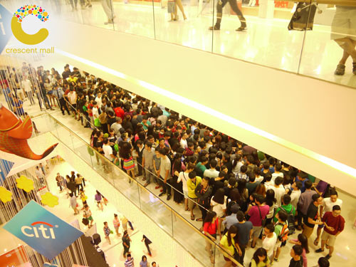 Cơn bão “sale khủng đến nửa đêm” lại đổ bộ tại Crescent Mall - 1