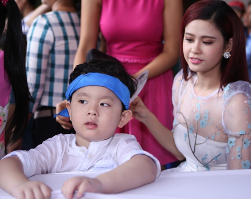 Trương Quỳnh Anh đưa con trai đi chơi cuối tuần - 9