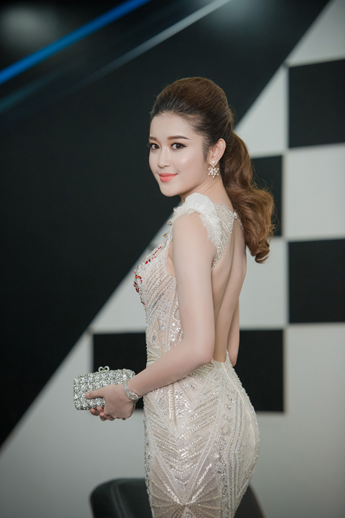 Huyền My sẽ soán ngôi sexy của Mai Phương Thúy? - 5