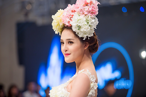 Á hậu Hoàng Anh, Hà Lade làm cô dâu xinh đẹp - 4