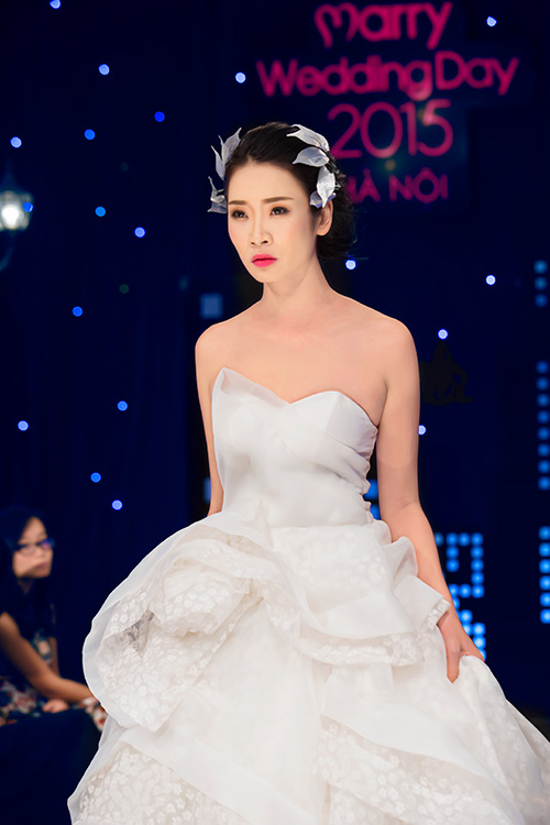 Á hậu Hoàng Anh, Hà Lade làm cô dâu xinh đẹp - 12