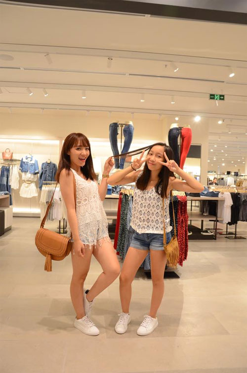 HH Diễm Hương tiết lộ điều quot;kì lạquot; của gia đình mình - 13