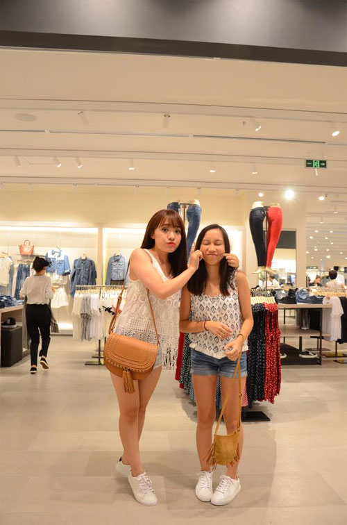 HH Diễm Hương tiết lộ điều quot;kì lạquot; của gia đình mình - 14