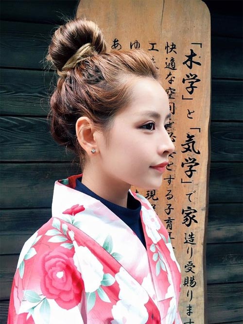 MC Diễm Quỳnh thướt tha dưới Cột cờ Hà Nội - 11