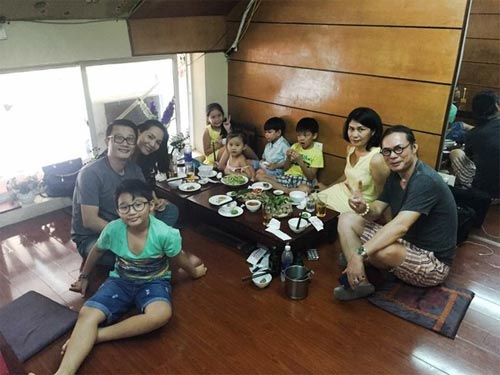 MC Diễm Quỳnh thướt tha dưới Cột cờ Hà Nội - 10