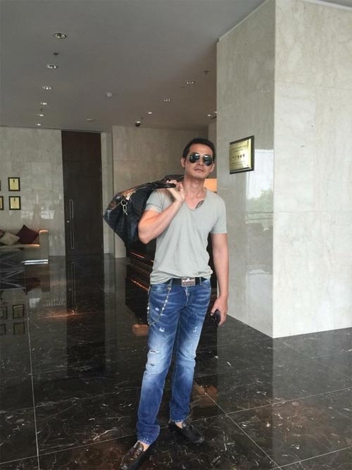 MC Diễm Quỳnh thướt tha dưới Cột cờ Hà Nội - 9