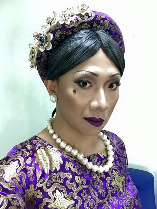 MC Diễm Quỳnh thướt tha dưới Cột cờ Hà Nội - 7