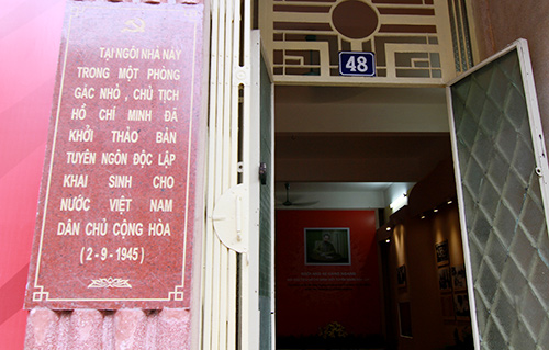 Ngắm kỉ vật lịch sử vô giá tại nhà 48 Hàng Ngang - 1