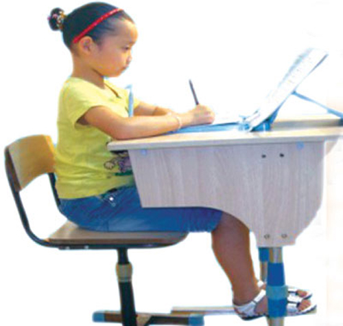 Cảnh báo nguy cơ học sinh mắc bệnh cong vẹo cột sống - 3