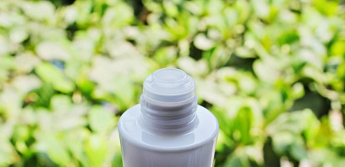 Đánh giá sữa dưỡng ẩm trắng da ZA True White Emulsion - 2