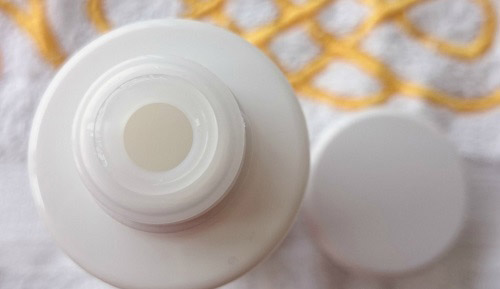 Đánh giá sữa dưỡng ẩm trắng da ZA True White Emulsion - 3