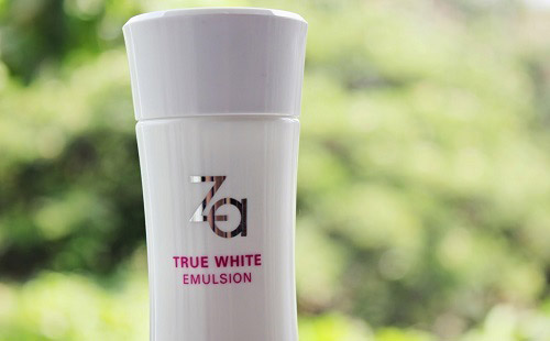 Đánh giá sữa dưỡng ẩm trắng da ZA True White Emulsion - 7