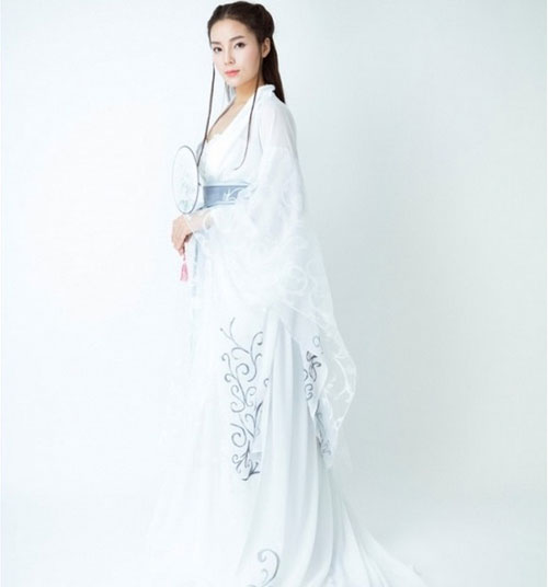 Kỳ Duyên gây tranh cãi khi hoá trang giống Tiểu Long Nữ - 1