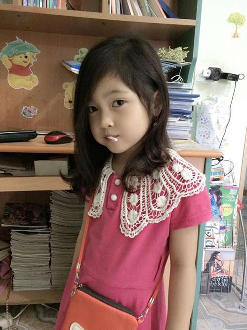 Bé gái 5 tuổi được khen quot;xinh hơnquot; HH Kỳ Duyên - 7