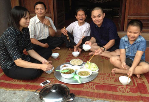 Thủy Tiên hạnh phúc trước sự lãng mạn của Công Vinh - 7