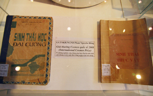 Ngắm gian sách cổ được triển lãm dịp Quốc khánh - 12