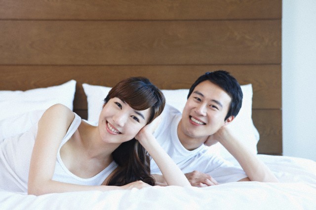 Trên giường chồng cũng vờ quot;diễn xuấtquot; - 3