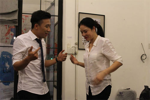 HH Kỳ Duyên xinh đẹp trong màu áo xanh tình nguyện - 6