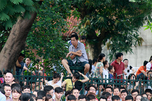 Muôn kiểu xem diễu binh ngày Quốc khánh - 6