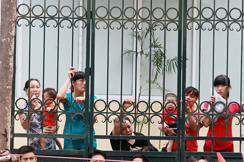 Muôn kiểu xem diễu binh ngày Quốc khánh - 7