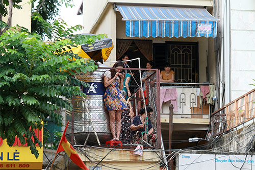 Muôn kiểu xem diễu binh ngày Quốc khánh - 10