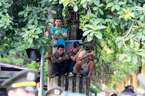 Muôn kiểu xem diễu binh ngày Quốc khánh - 12