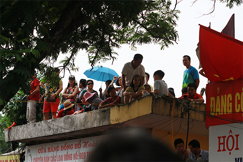 Muôn kiểu xem diễu binh ngày Quốc khánh - 4