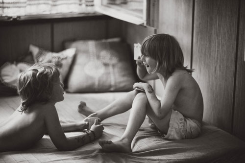 “Mê mẩn” bộ ảnh trẻ em vui hè không cần thiết bị công nghệ - 4