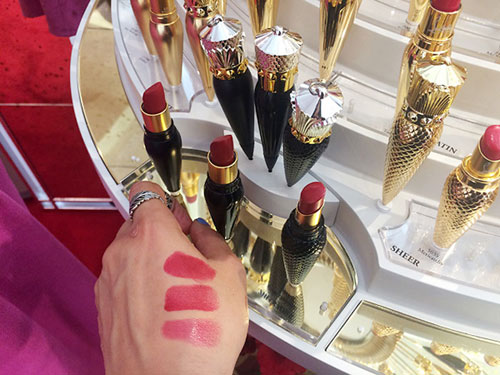 Chị em Việt quot;mất ăn mất ngủ#039; vì thỏi son Christian Louboutin - 1