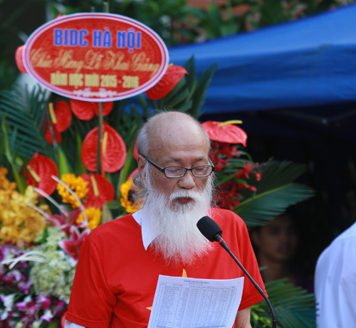 Lời dặn xúc động của thầy Văn Như Cương trong lễ khai giảng - 1