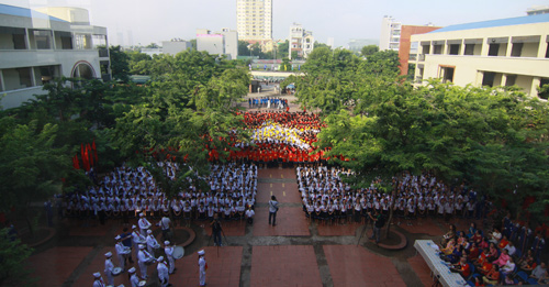 Lời dặn xúc động của thầy Văn Như Cương trong lễ khai giảng - 2