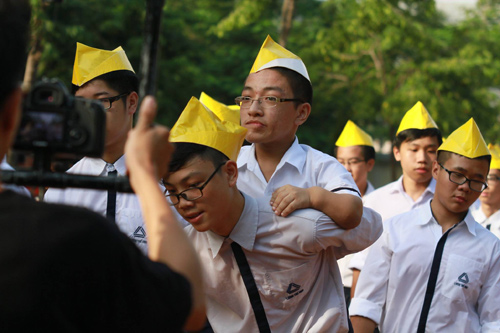 Lời dặn xúc động của thầy Văn Như Cương trong lễ khai giảng - 11