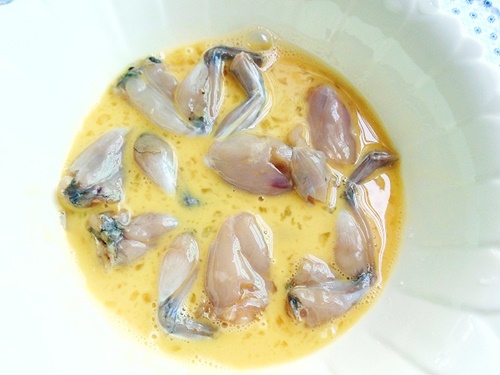 Ếch tẩm vừng chiên giòn ăn đã miệng - 5