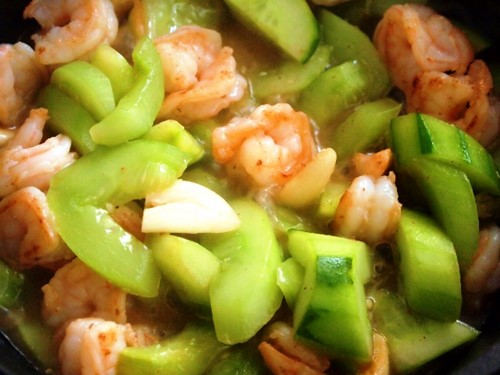 Tôm sốt dưa chuột lạ miệng mà ngon - 10